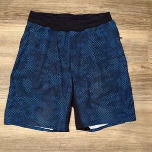 Lululemon Assert Shorts Mens Medium 9 Inch Macro Geo Camo Navy Athletic
